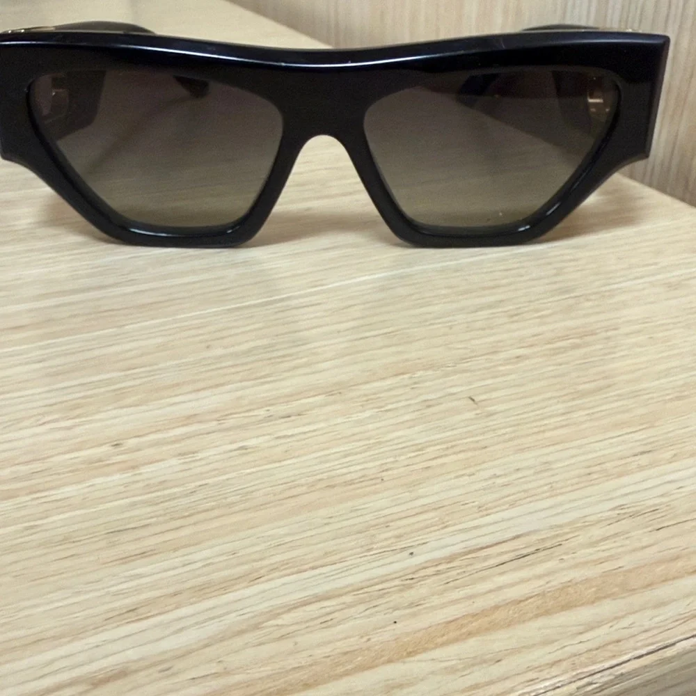 Louis Vuitton Black Sunglasses with Gold LV Medallions - Picture 4 of 4
